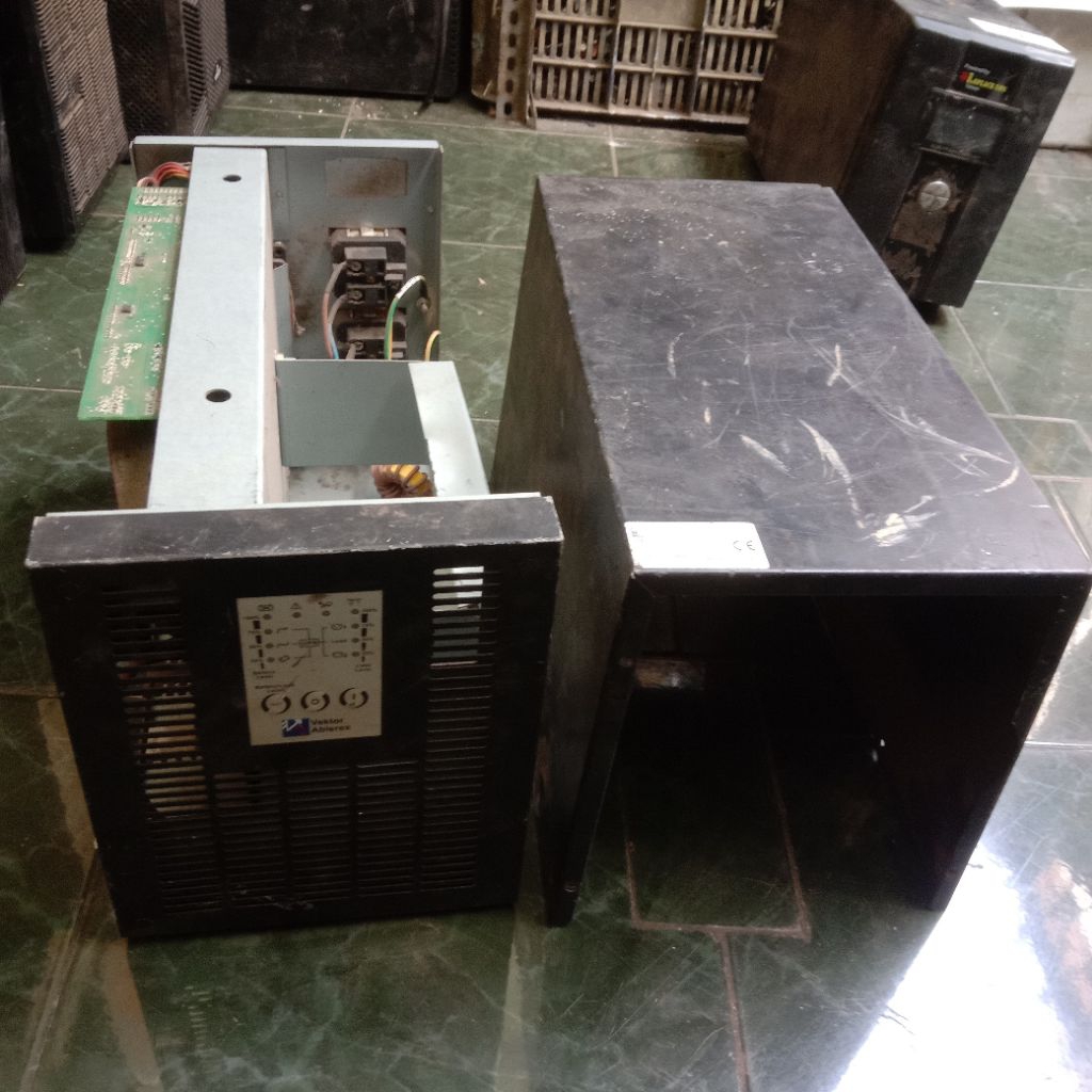 switching modele ups Vektor 1000Va -1kv plus box nya jual rusak