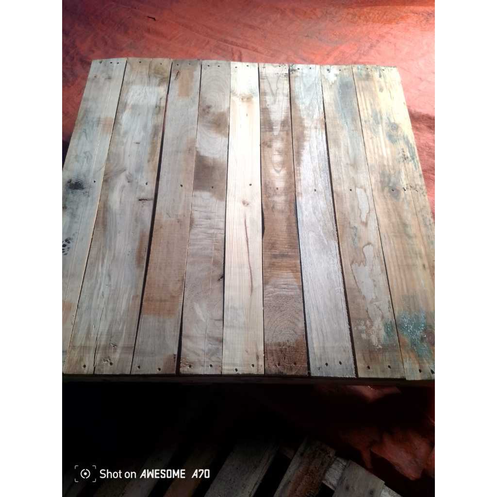 

Palet Kayu Bekas 110x110x14cm