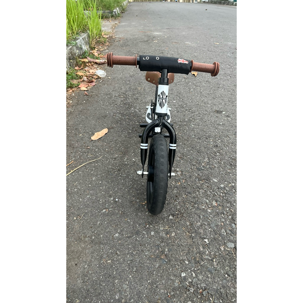 Preloved London Taxi Balance Bike