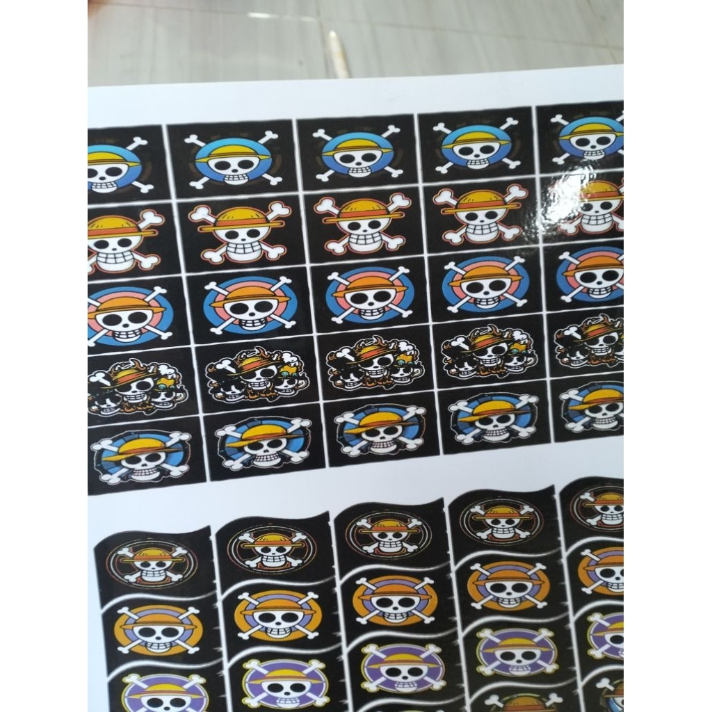

1lembar 100pcs stiker one piece ukuran kecil-kecil