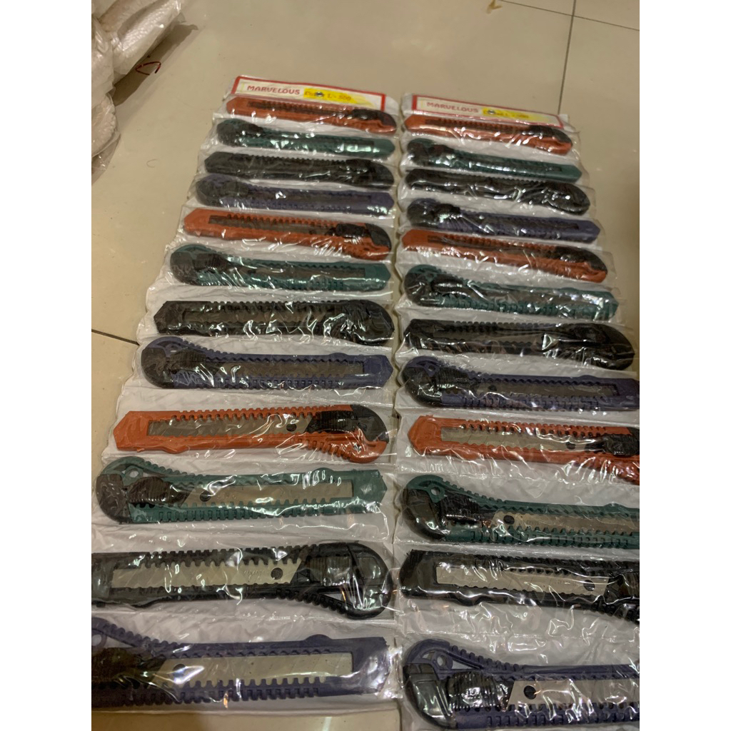 

Cutter / kater butek Murah 12 pcs