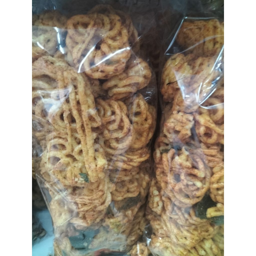 

Krupuk seblak pedasss
