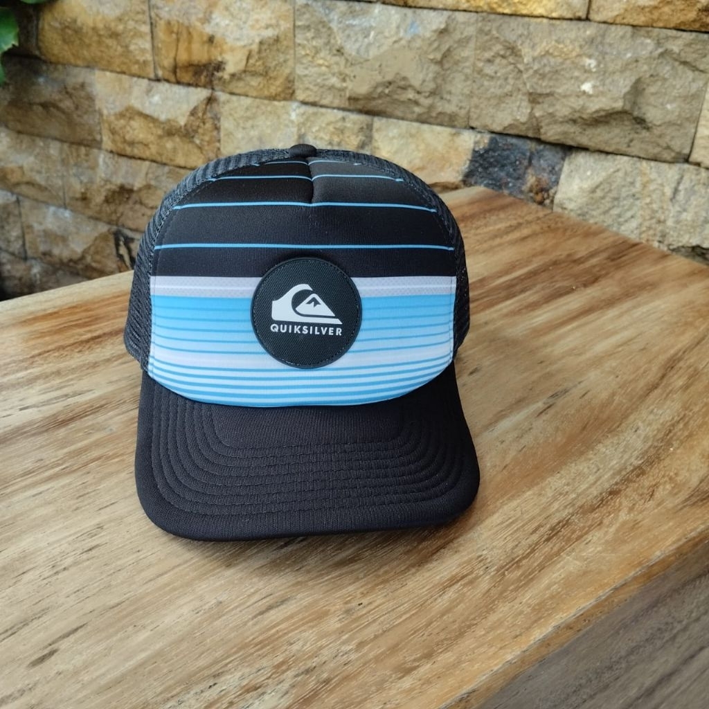 topi Quiksilver trucker