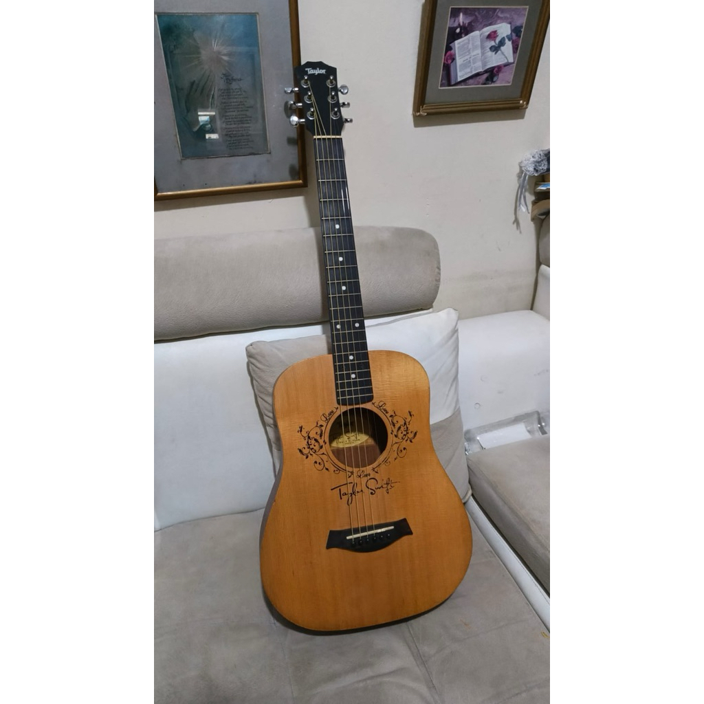 taylor swift original taylor guitar mexico