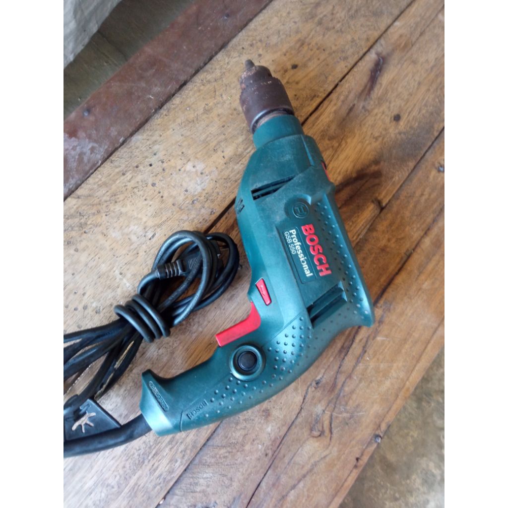 bor dril Bosch GSB-550 Ukuran 13mm dua arah kondisi bekas normal kualitas mulus sperti baru bunyi ha