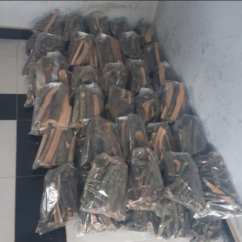 

Smoke Wood Chip KAYU APEL asap super kering bersih kayu masak pack 1kg