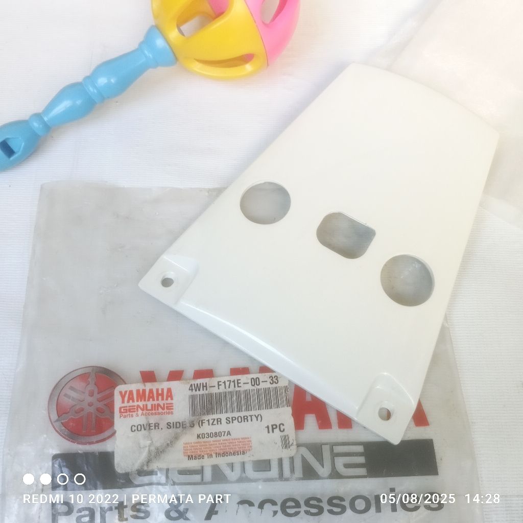 sambungan body cover tail pad ped pet stop fizr f1zr putih GE 4WH ori original yamaha ygp