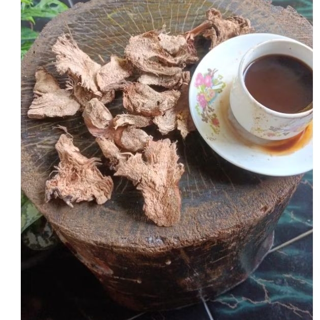 

Laos / Lengkuas / galangal kering chips kadar air 12 % bersih dari tanah