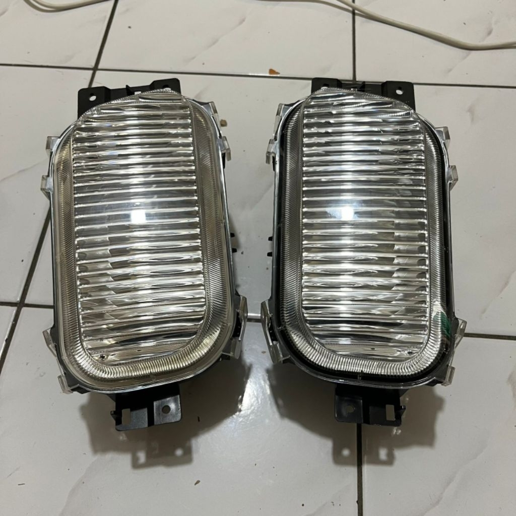 lampu kabut bemper palang Foglamp depan canter original