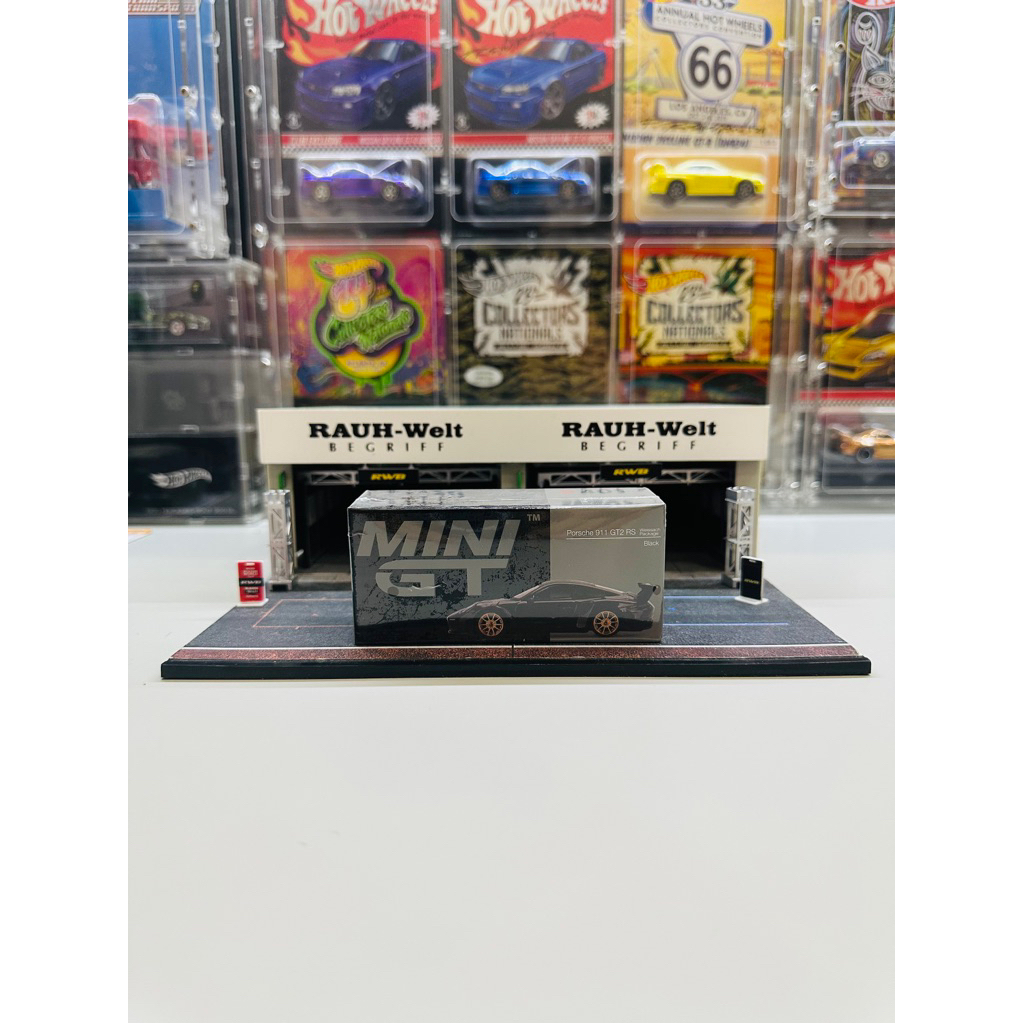 Mini GT No 401 Porsche 911 GT2 RS Weissach Package Black