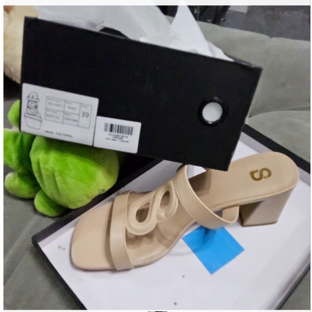 mera sandal buttonscarves, sarah shoes, fika, kefi heels