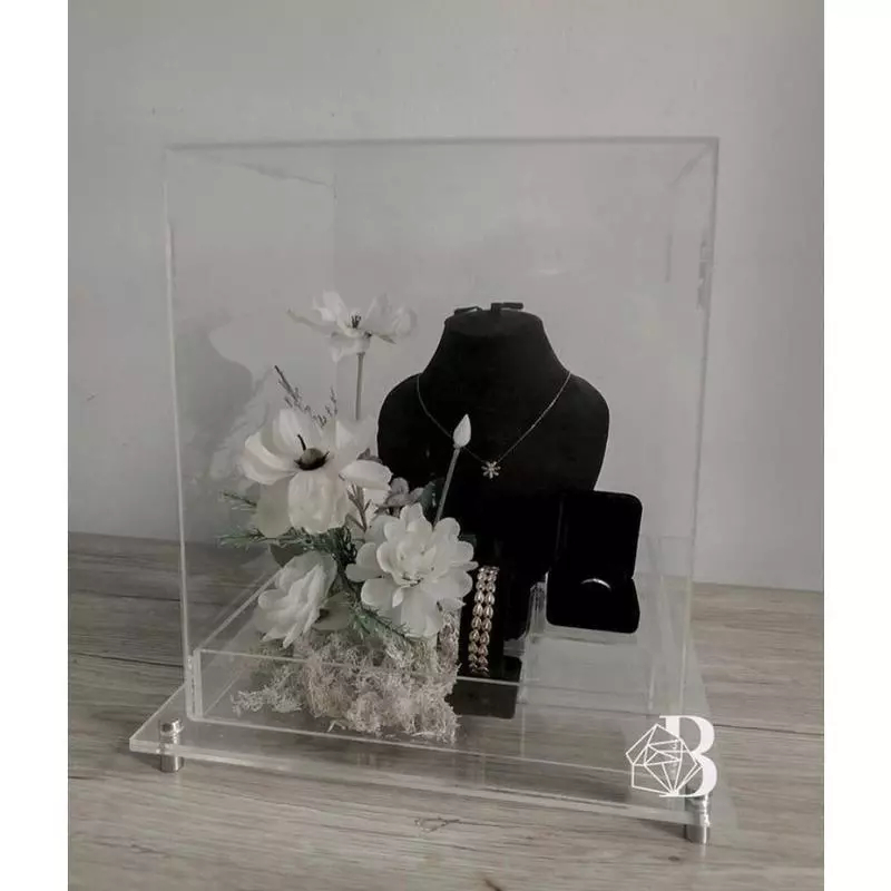 

Kotak Seserahan Full Akrilik PxLxT 30x20x25cm