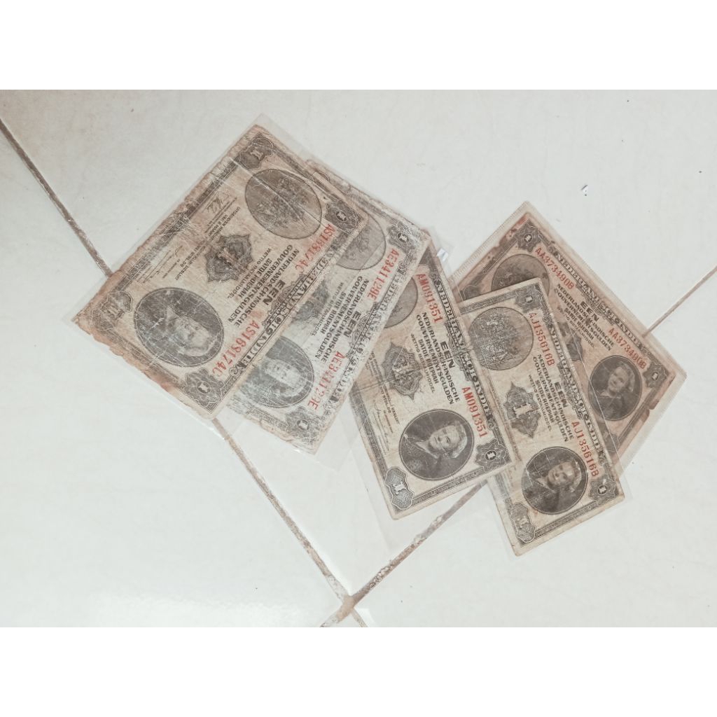1 lembar NICA nominal 1 rupiah 1943.
