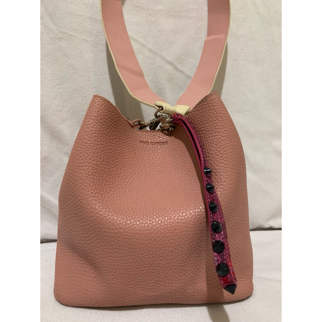 Find Kapoor shoulder bag second