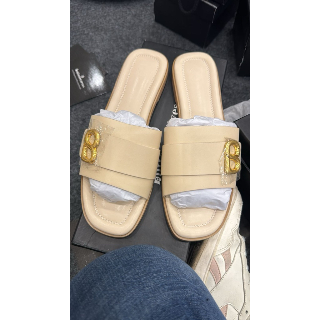 Fika sandal buttonscarves