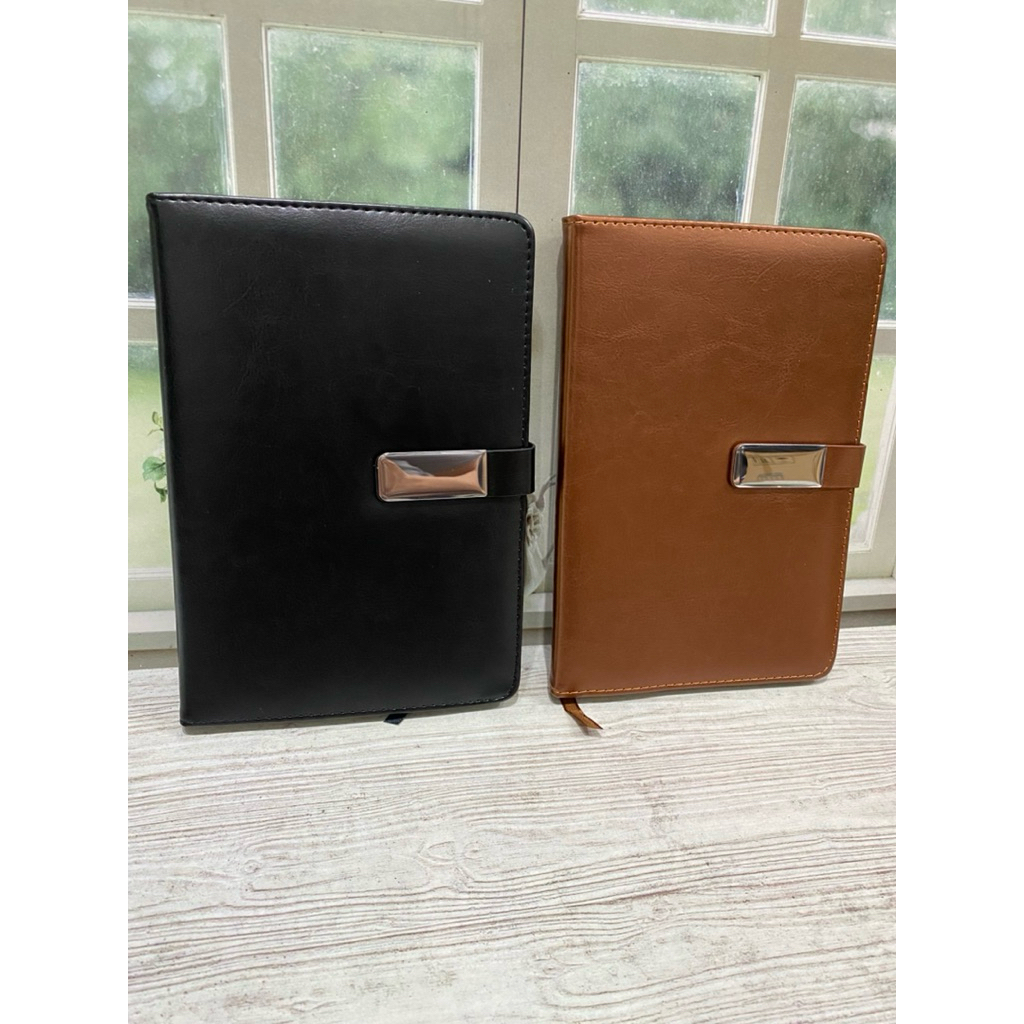 

Free Gratis Custom Laser Grafir Nama Logo AG A502 Agenda Kulit A5 | Buku Catatan | Notebook Kulit Exclusive Elegan Berkelas