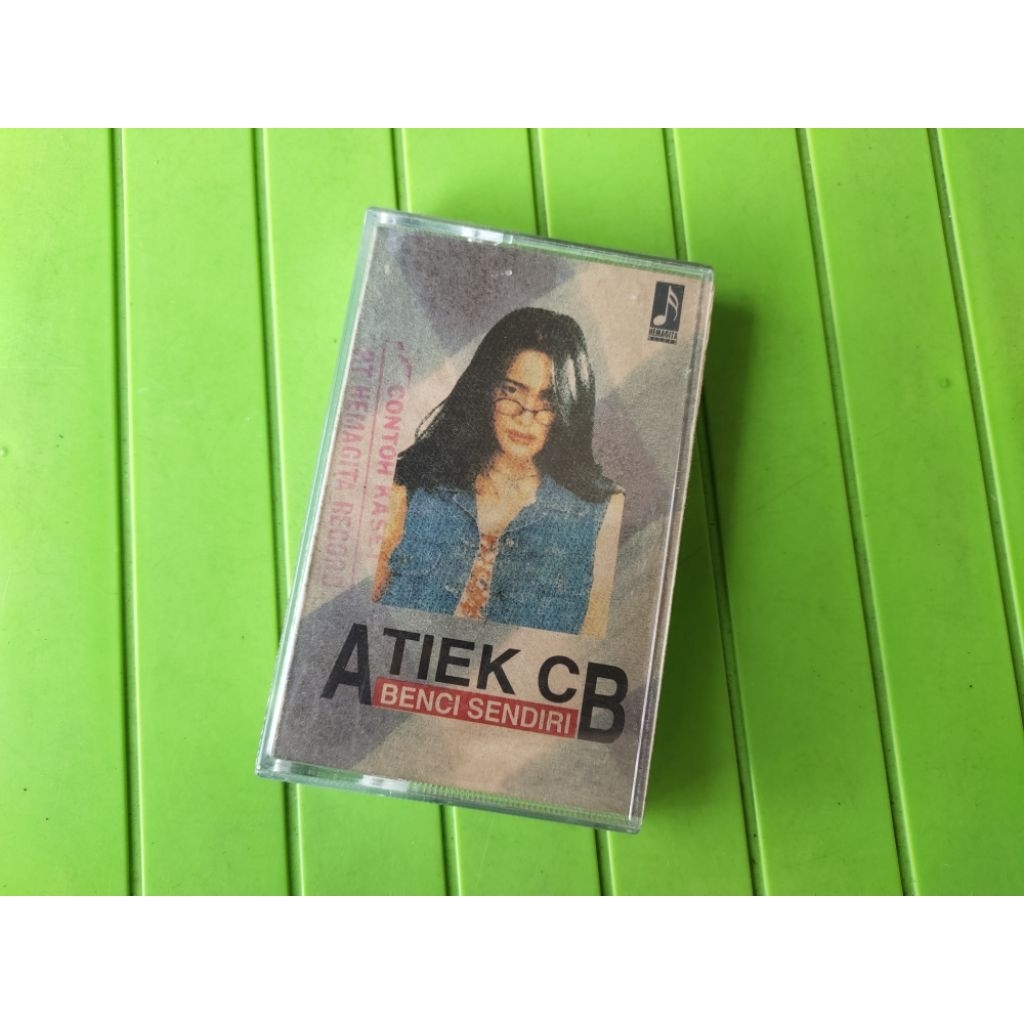Kaset pita Atiek Cb Benci Sendiri