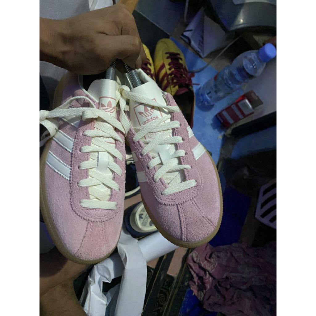 sepatu sekolah adidas