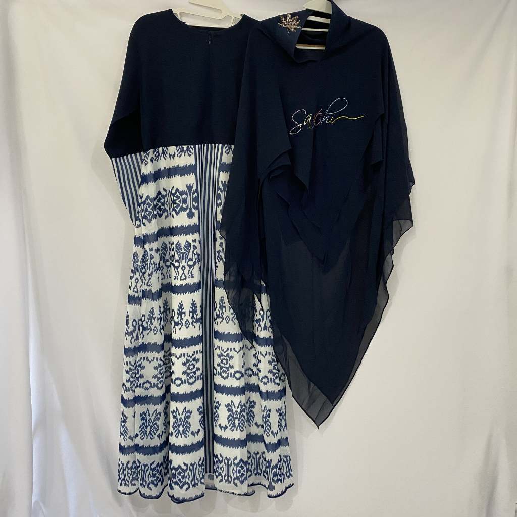 PRELOVED Dress Jubah Abaya Hijab Syari Biru Dongker-Putih Variasi Printing Tribal Batik Abstrak - Ar