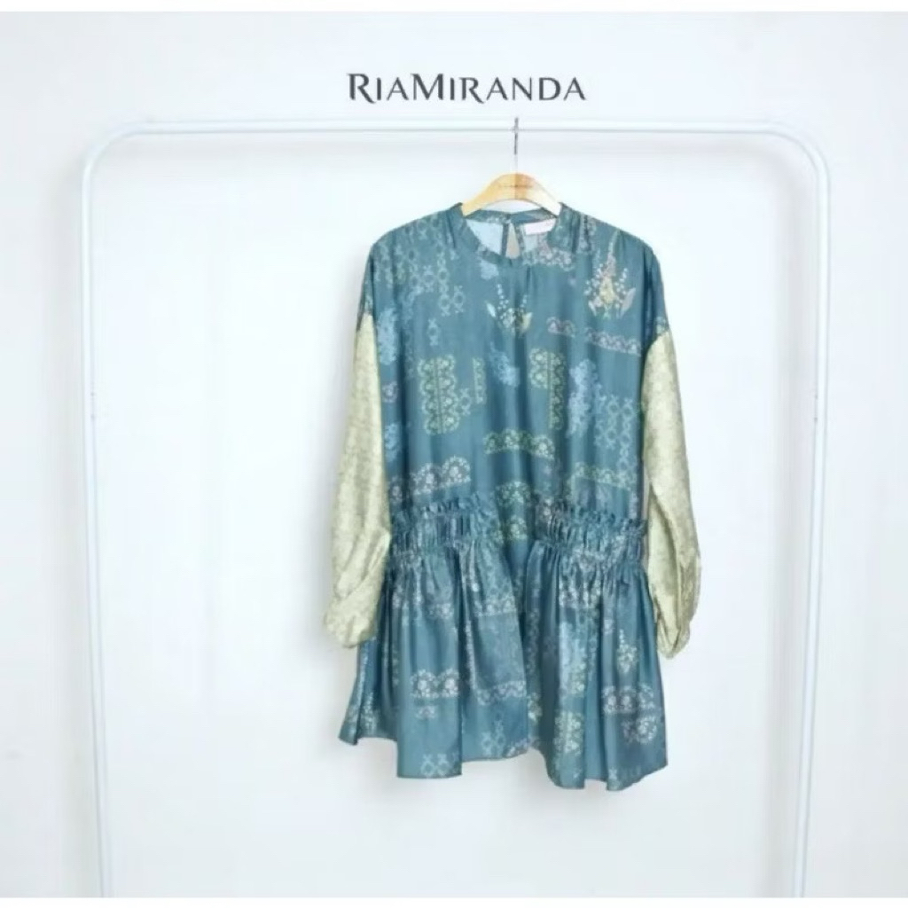 Preloved Atasan Ria Miranda Anuva Top Ria Miranda