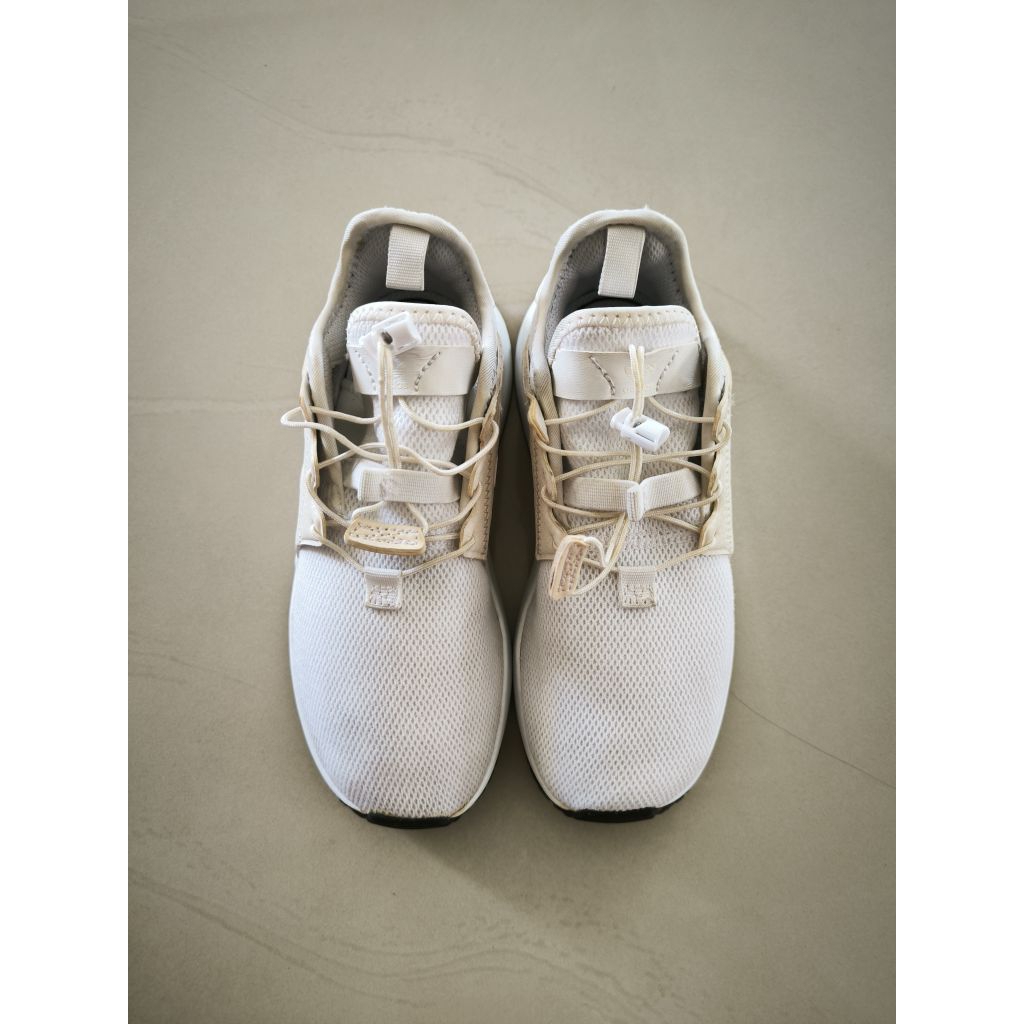 Sepatu kets anak second/ sneakers anak bekas/ sepatu anak branded bekas/ sepatu anan