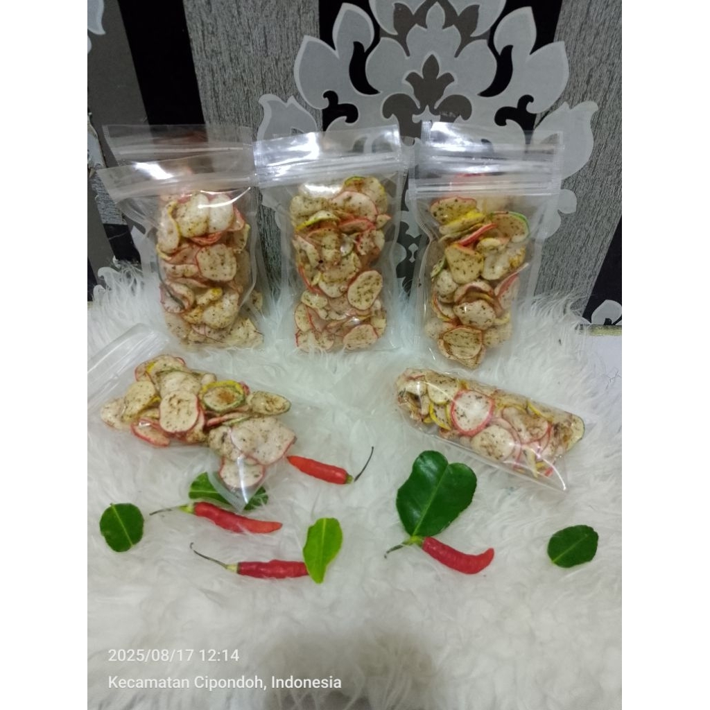 

kerupuk seblak pedas daun jeruk