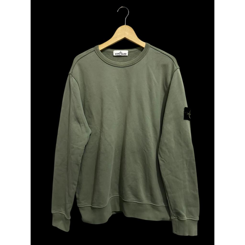 preloved crewneck stone island olive size XL