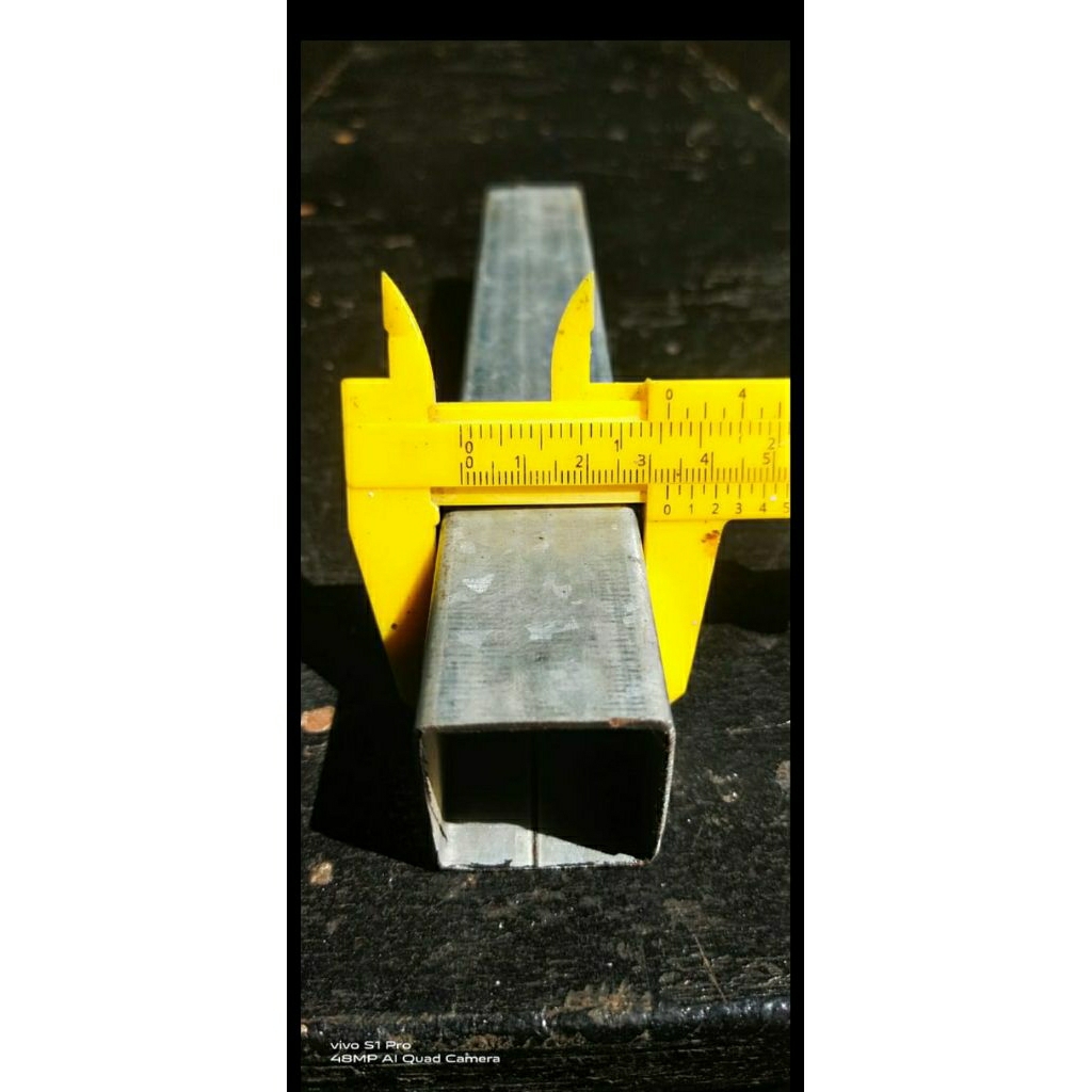 Besi holo galvanis ukuran 3.5 x 3.5 tebal 0.9 mm