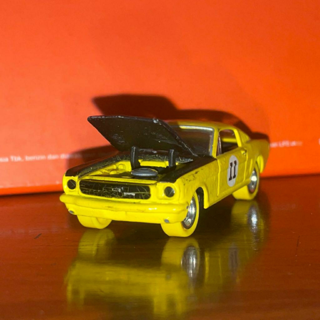 Johnny Lightning Loose Ford Mustang GT Open Hood.