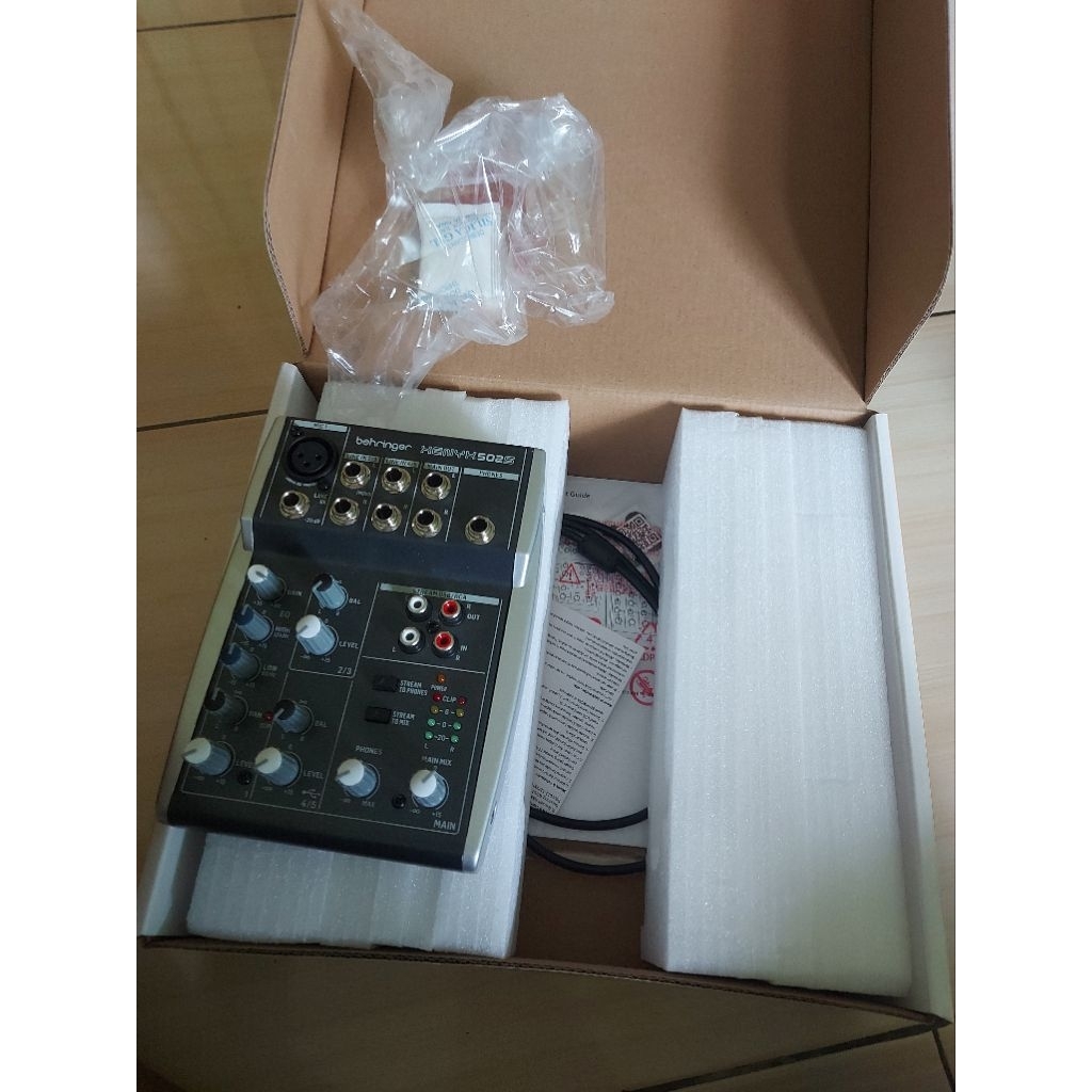 Behringer Xenyx 502s