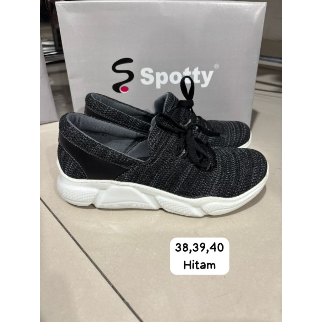 Sepatu Spotty Wanita (Camila)