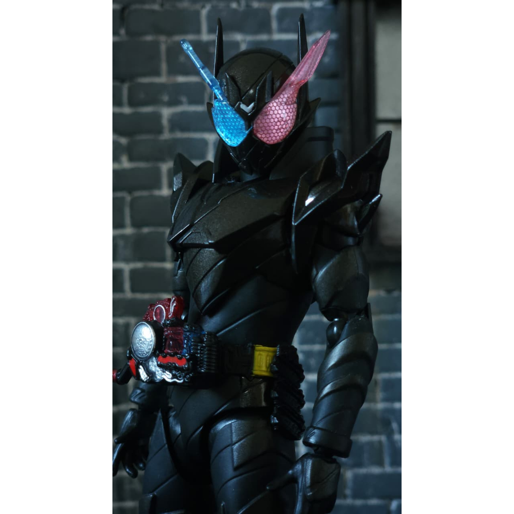 SHF Kamen Rider Build Rabbit Tank Hazard Form