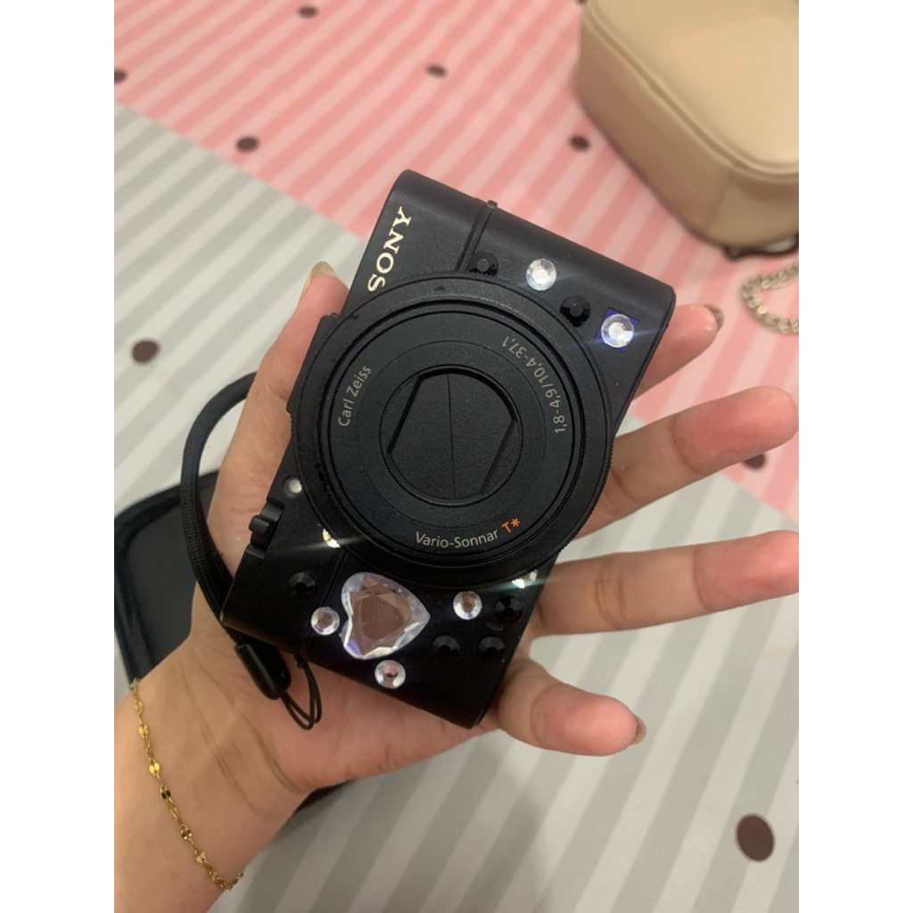 Sony RX100 mark II (second  2 bulan pembelian) Sony rx100 MARK II  + kotak penyimpanan kamera