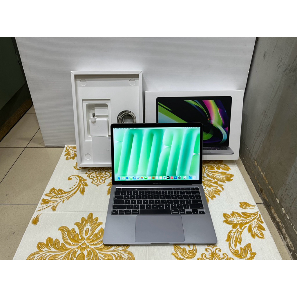 Macbook Pro 13 inch M2 8GB 512GB Second Mulus Fullset Original