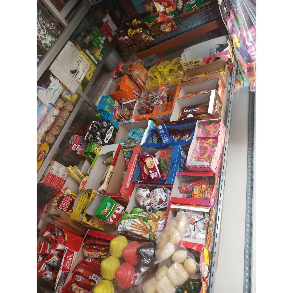 

serba serbi makanan pakaian khas aku