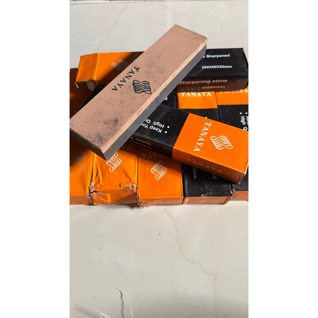 ungkal beji, ungkal pisau, beji pisau, batu asah pisau.