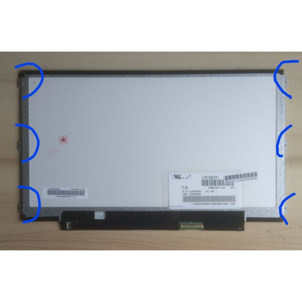LCD laptop 12,5 inch 40 pin, 3 kupingan kanan & 3 kupingan kiri. Kompatibel: Lenovo Thonkpad X220 & 