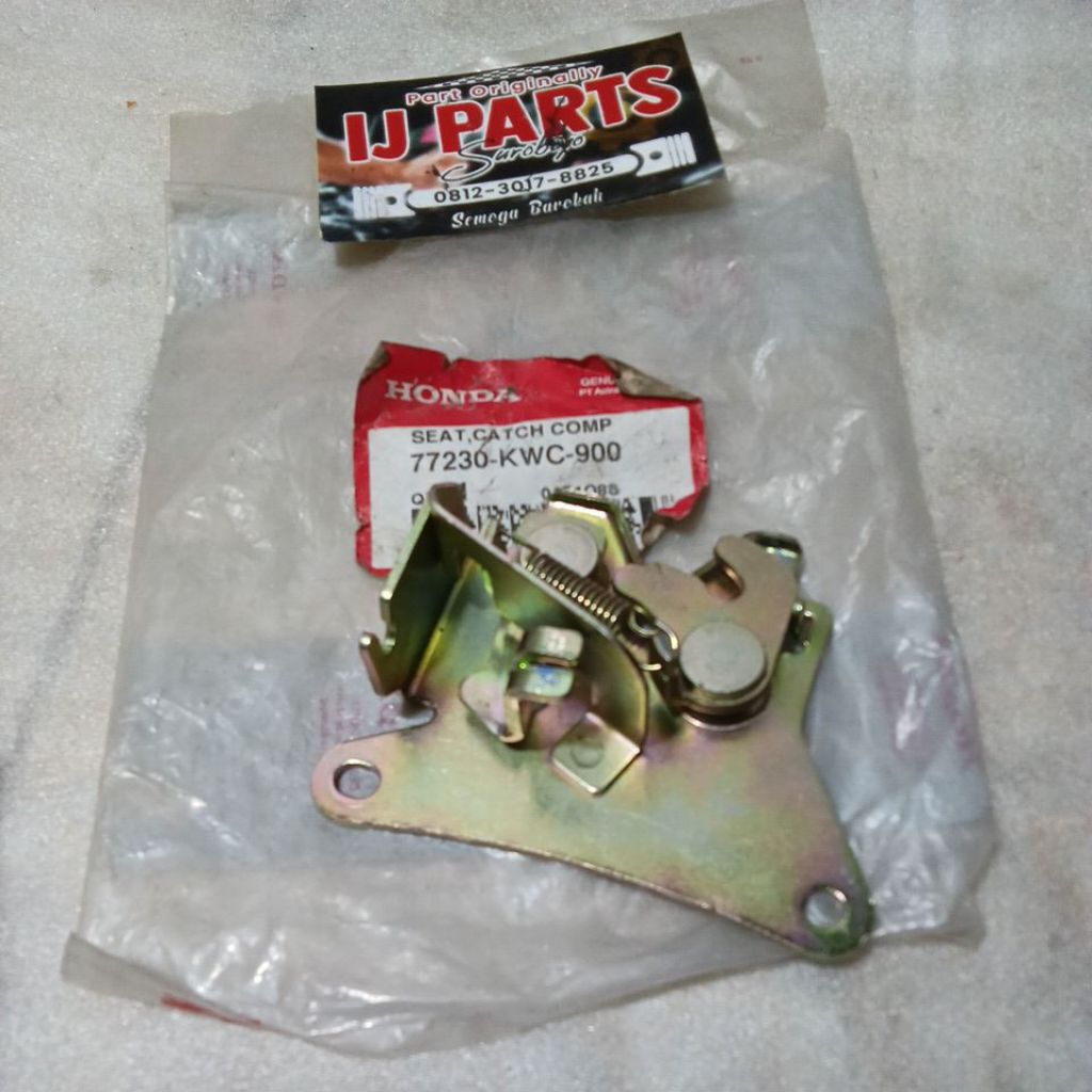 77230 KWC 900 KUNCI JOK HONDA CS1 ORIGINAL AHM