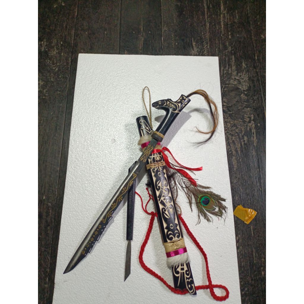 mandau Dayak asli Kalimantan warna polos bahan per sepuh ukuran 65cm