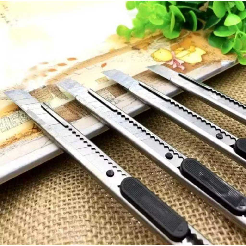 

AF 013 Pisau Cutter Mini Stainless Cutter Mini Besi Pisau Mini Cutter Stainless Steel