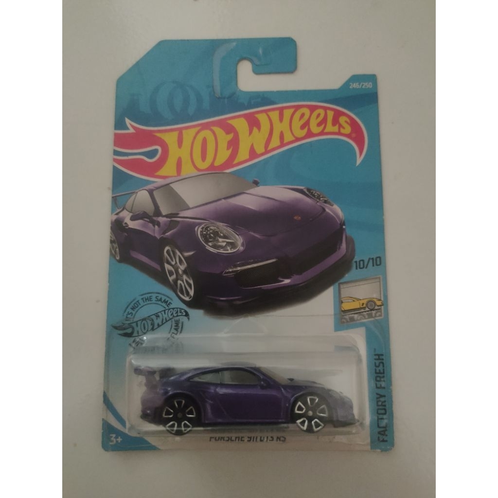 Hot wheels porsche 911 GT3 RS purple