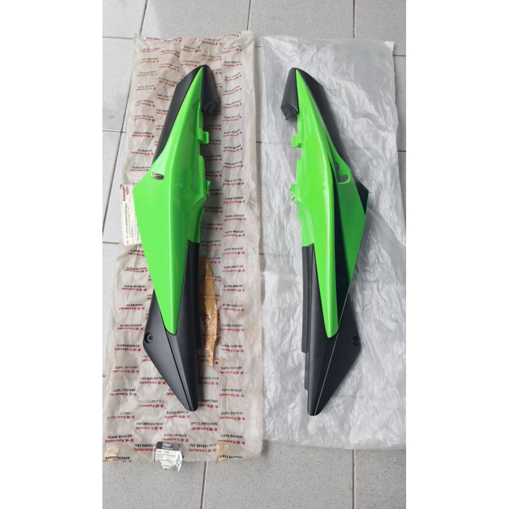 BODY BODI BELAKANG NINJA 150 RR OLD SE COVER BODY BODI BELAKNG NINJA RR OLD SE ORIGINAL SET