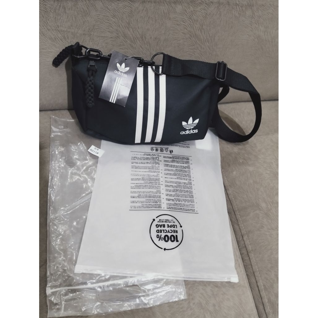 Tas selempang adidas