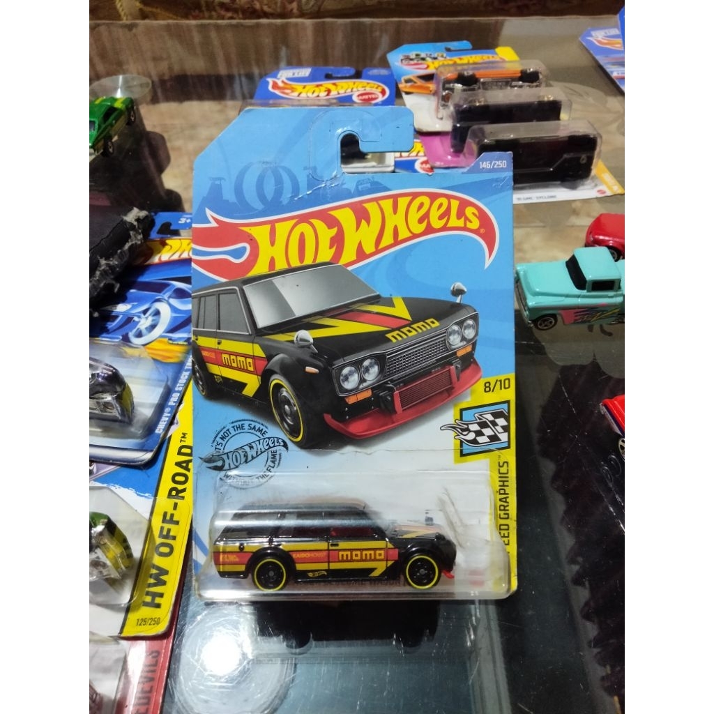 datsun Bluebird wagon momo