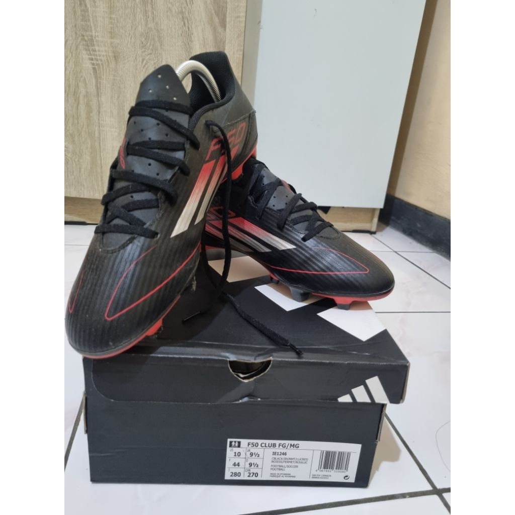 sepatu bola adidas original