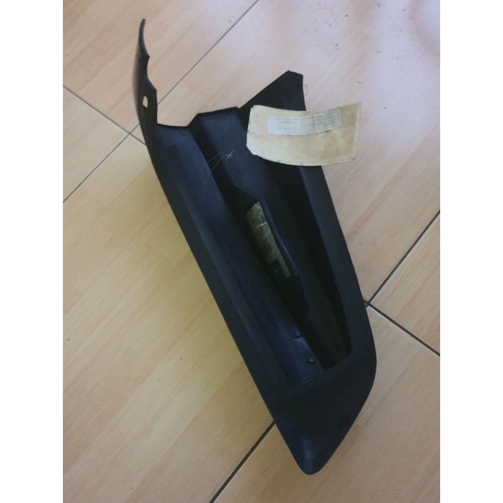 KARET BUMPER belakang kanan w123 mercy tiger US version NEW NOS