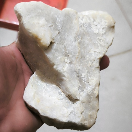 Batu Kuarsa Putih Kuning Alami 600gram