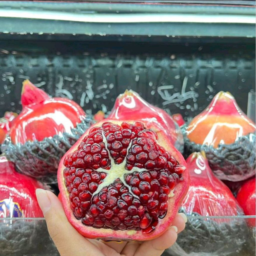 

Buah delima Tunisia merah super fresh 1 kg