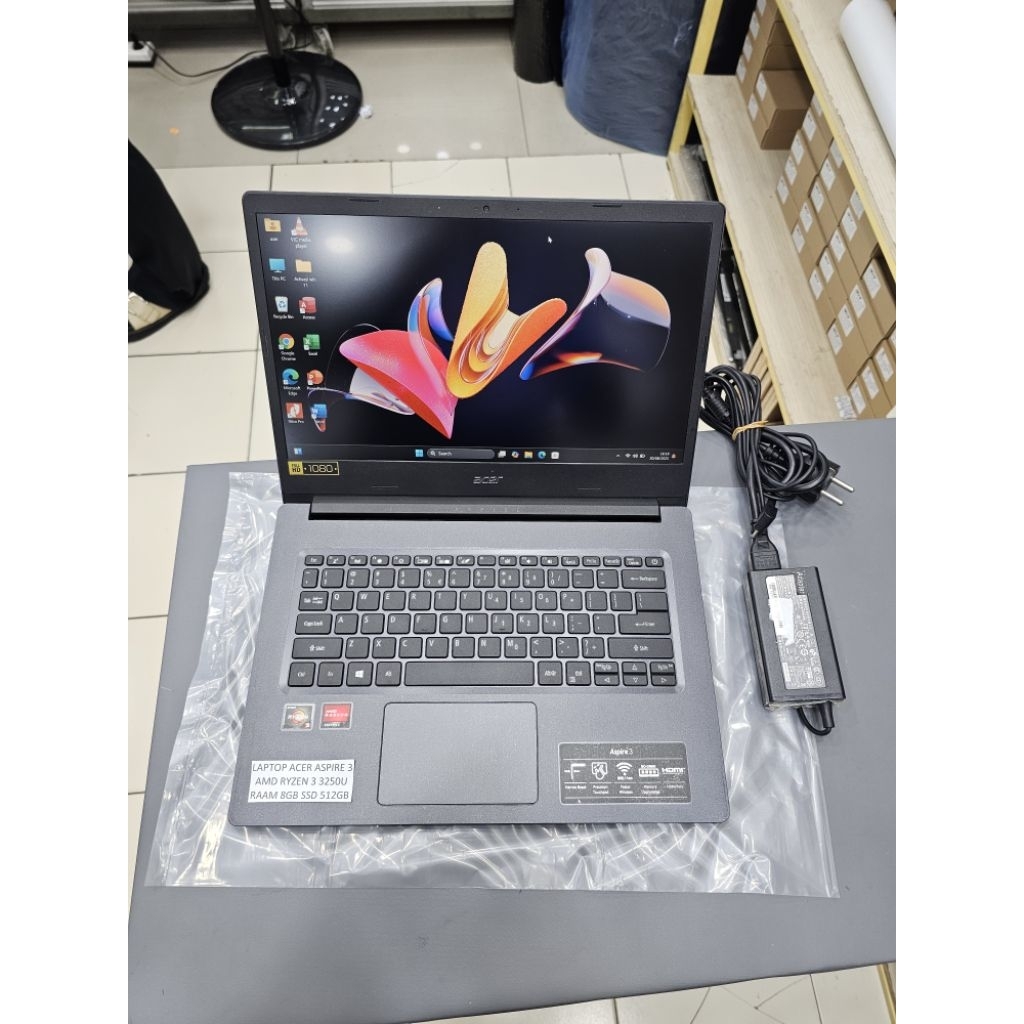 Laptop Leptop Acer Aspire Ryzen 3-3250U RAM 8GB SSD 256GB Second pilihan terbaik