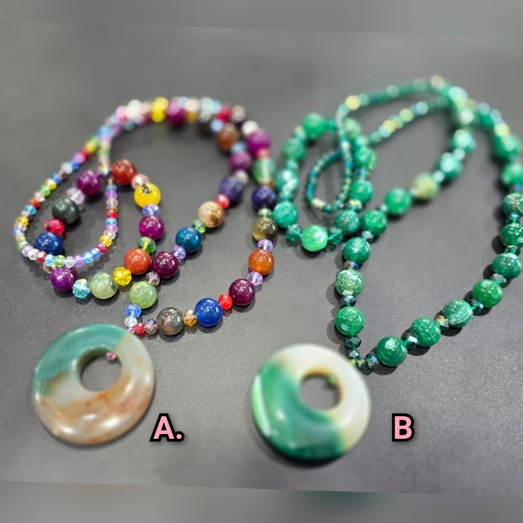 Satu set kalung dan gelang batu kalimantan